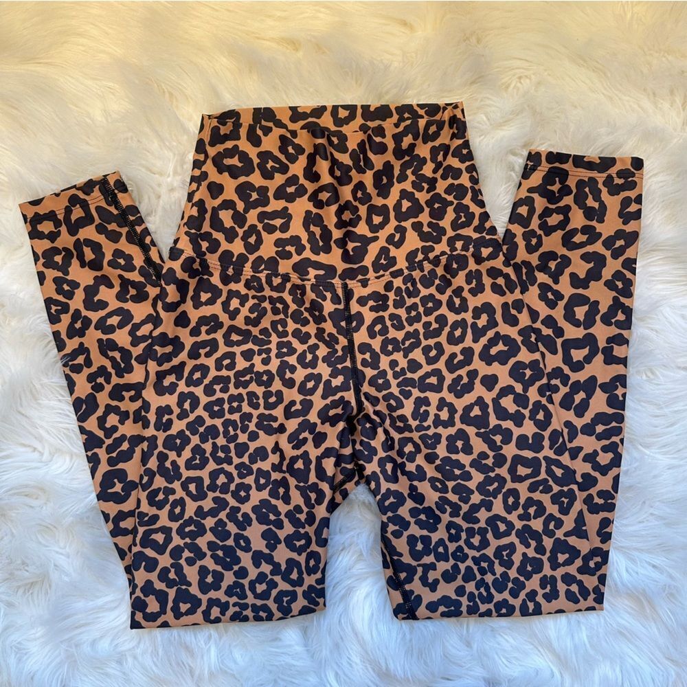 Beach Riot Leopard Print Piper Legging - Picture 3 of 4